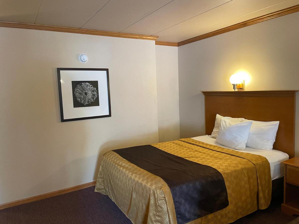 Amber'S Inn And Suites ウィスコンシン デルズ エクステリア 写真