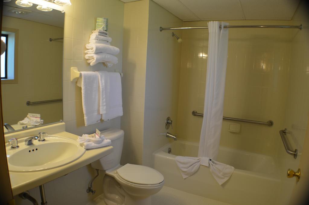 Amber'S Inn And Suites ウィスコンシン デルズ 部屋 写真