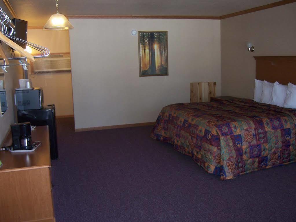 Amber'S Inn And Suites ウィスコンシン デルズ エクステリア 写真
